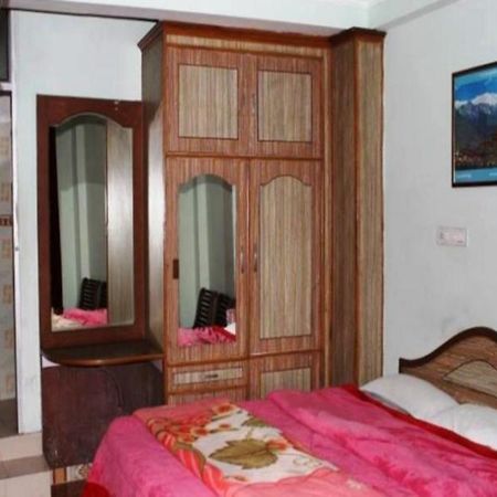 Staywell Hotel Dharamszala Kültér fotó